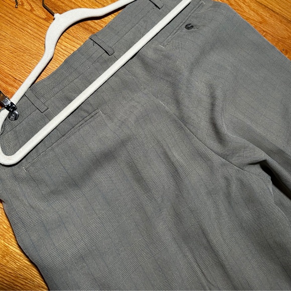 Izod Pleated Plaid 36x34 Greige pants - Picture 6 of 10